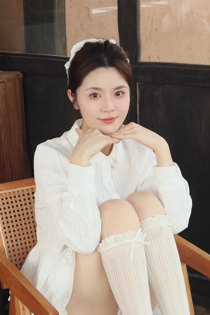 最强乖乖女人设，如今接连翻车