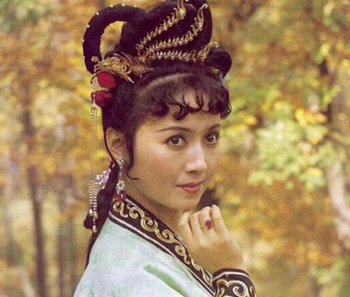 电视剧美女明星_山东美女明星_魏慧丽朱琳巩俐林青霞张雨绮梁爱琪倪萍于慧王艳颜丙燕